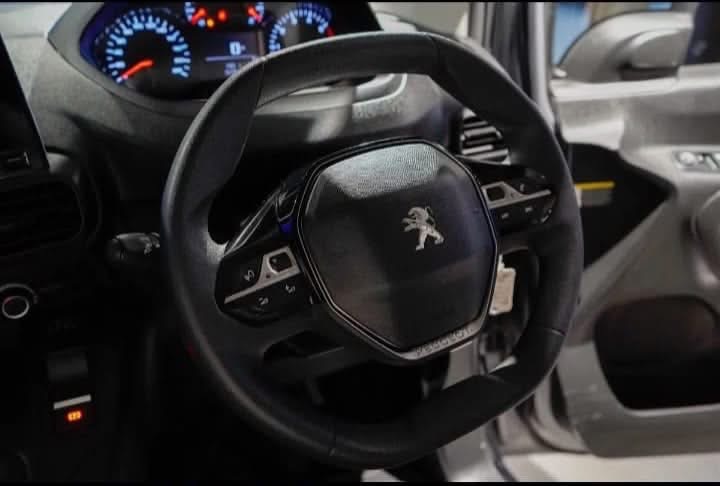 2021 Peugeot  Partner 5